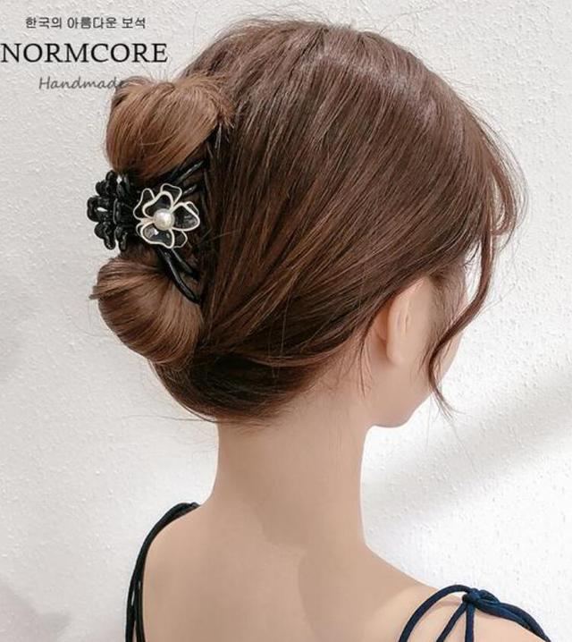 发夹怎么夹好看，盘头发卡子怎么夹好看（打造高级感发型）