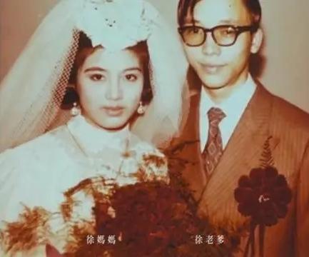 林心如霍建华婚礼现场曝光，霍建华一脸幸福，四目相对甜度满分