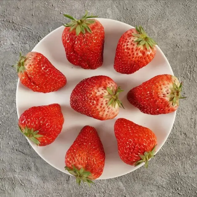 桃子热量高吗，这些水果，热量比肉还高（减肥晚上吃桃子热量高吗）