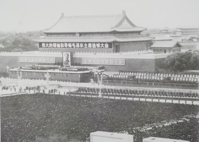 全国哀悼图片，哀悼图片大全大图（十九张毛主席逝世老照片）