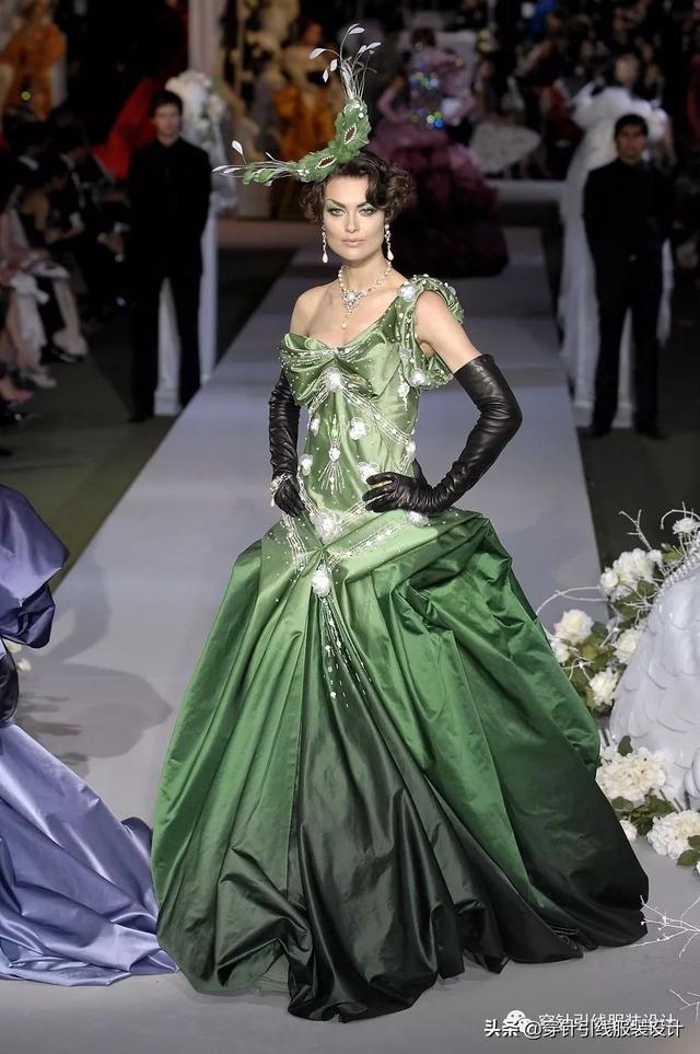 迪奥经典之作服装图，<迪奥>2007秋冬高定系列