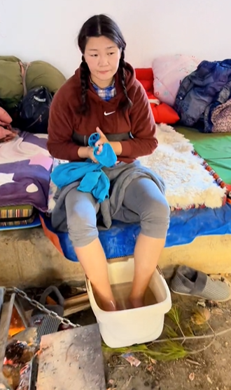 降央卓玛是男是女，降央卓玛照片（37岁降央卓玛太接地气）