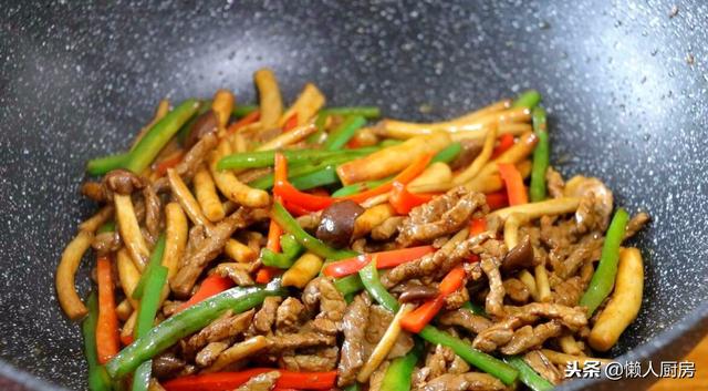 茶树菇和什么炒牛肉，这是茶树菇炒牛肉家常做法