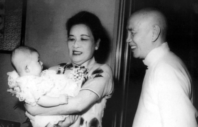 蒋介石和宋美龄有没有的儿子，蒋介石和宋美龄有小孩吗（为何二人却没留下子嗣）