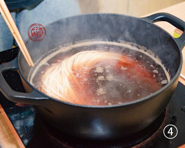 公仔面和方便面的区别，公仔面和方便面的区别是什么（只因它平价却温暖人心）