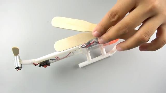 航模的制作过程，航模的制作过程作文（带你学习如何变废为宝制作飞机模型）