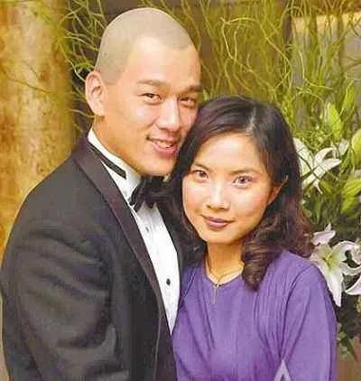 王耀庆老婆的资料，王耀庆妻子（娶了青梅竹马的“房东太太”）