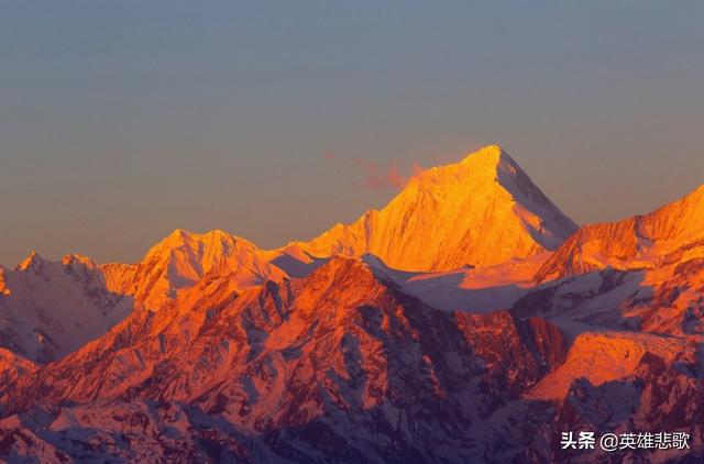 珠穆朗玛峰在哪个国家，珠穆朗玛峰是哪个国家的（珠峰是世界最高峰？错）