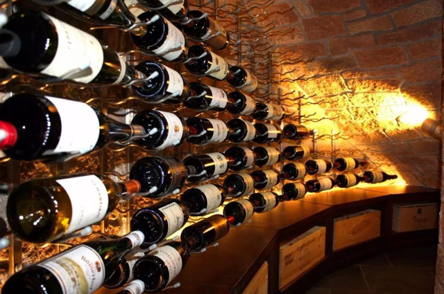 葡萄酒的保质期一般是多少年，红酒的保质期一般是多少年（红酒的保质期只有10年）