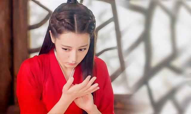 苏陌叶是叠风吗，苏陌叶喜欢谁（苏陌叶与叠风是同一人吗）