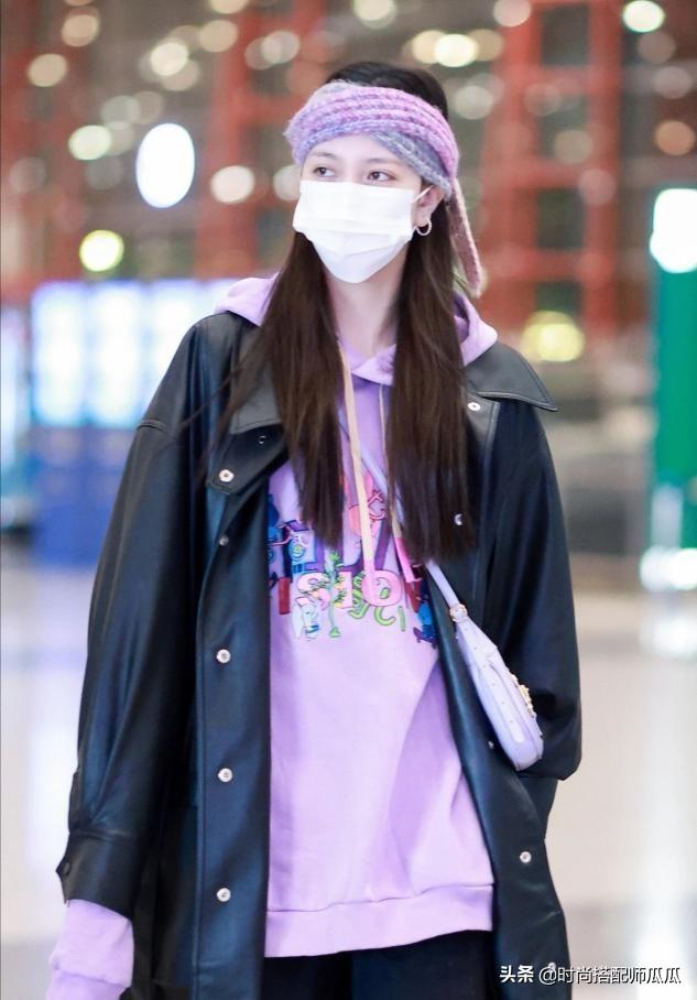 发带怎么带不会掉，发带怎么带才不会掉（这个春天学会用“发带”凹造型）