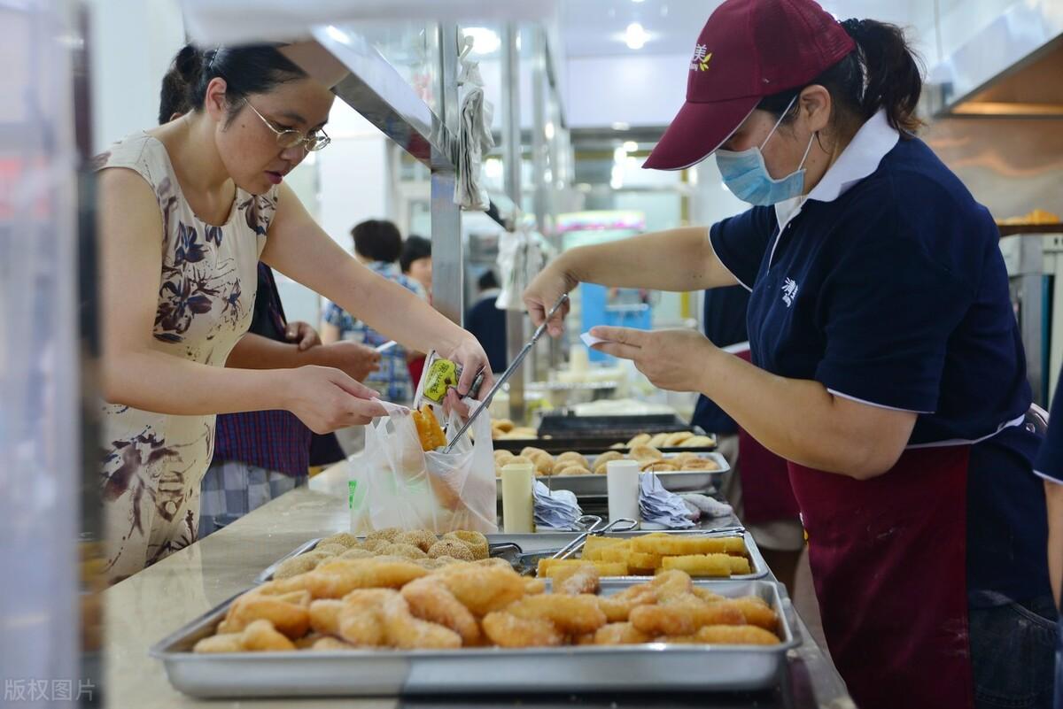 早餐店做什么最赚钱（早餐店利用“免费引流的3大方式）