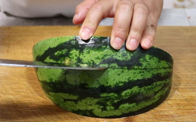 西瓜的花样切法20种，花样切西瓜的方法（最喜欢这3种切法）