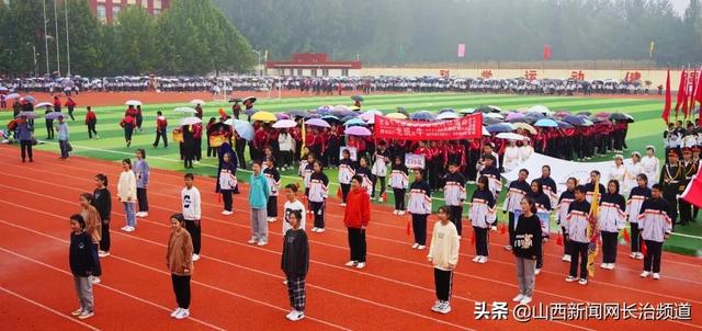 田径运动会通讯稿，田径运动会通讯稿一一跳高（不人生——记长治五中2021年秋季田径运动会）