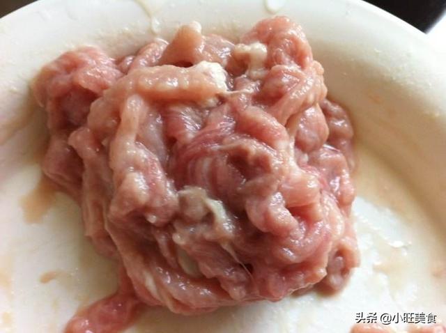 生粉和面粉的区别，面粉和生粉有啥区别（面粉、淀粉、生粉有什么区别）