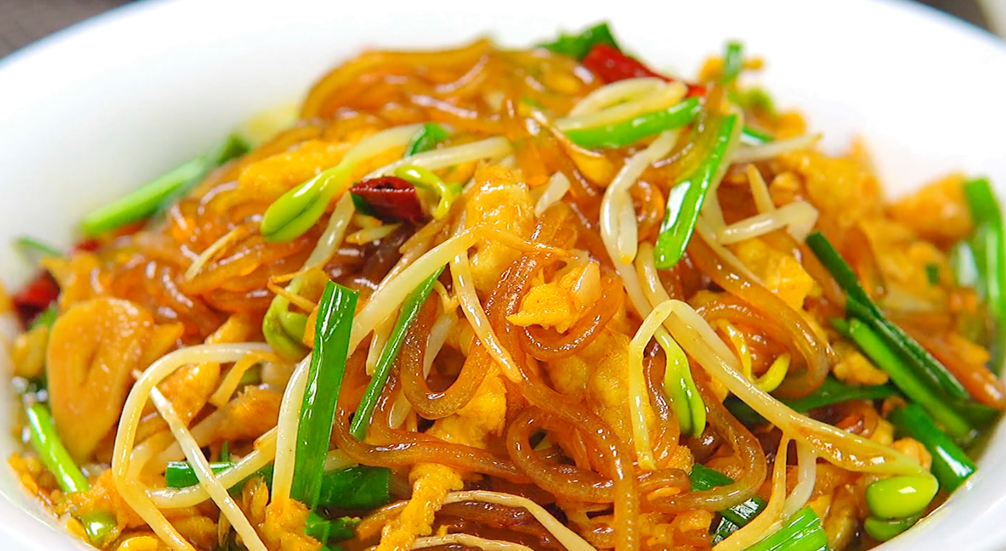 【韭菜鸡蛋炒粉条】做法步骤图 根根分明 特下饭-起舞食谱网