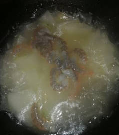 虾仁冬瓜汤的做法，月子餐虾仁冬瓜汤的做法（厨师长教你做虾仁冬瓜汤）