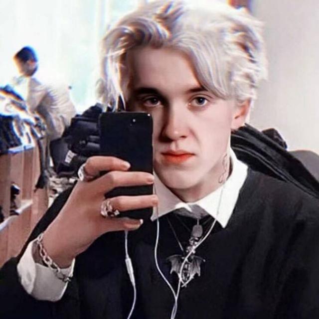 哈利波特头像女生，哈利波特魔法学院头像微信（霍格沃茨永不毕业）