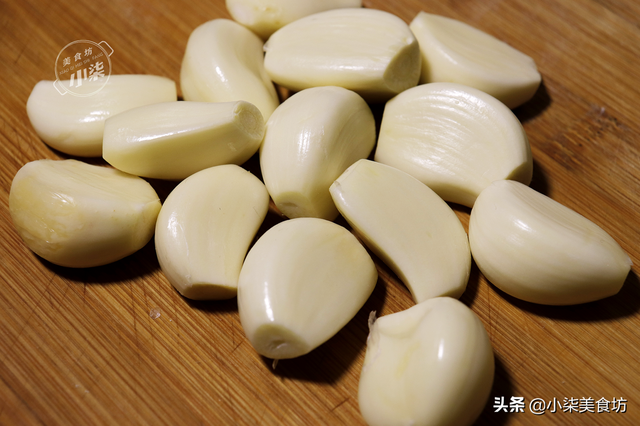 腌正宗腊八蒜方法，腊八蒜怎么腌法（教你腌腊八蒜正确做法）