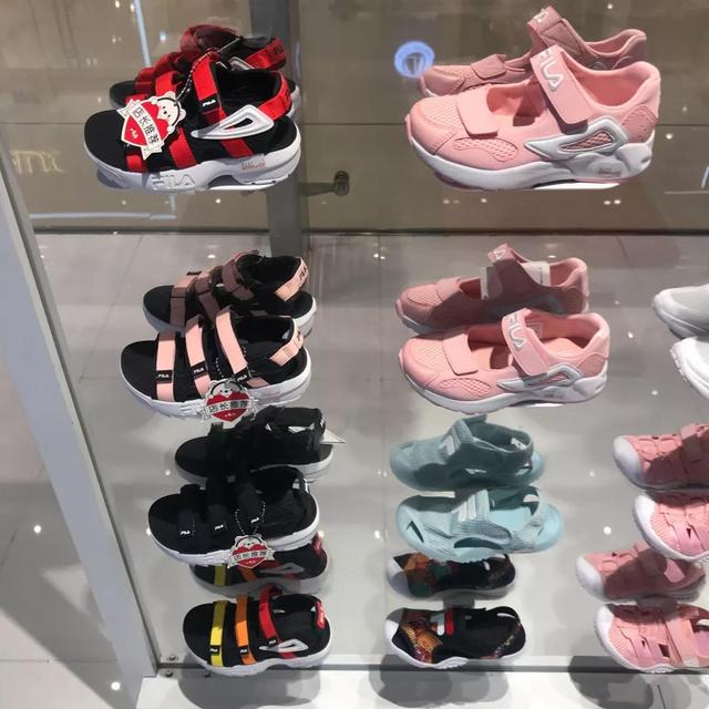 儿童凉鞋怎么选择比较好，儿童凉鞋到底要怎么选