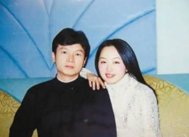 “甜歌皇后”杨钰莹和她的第一个男朋友：爱情，可以很纯洁