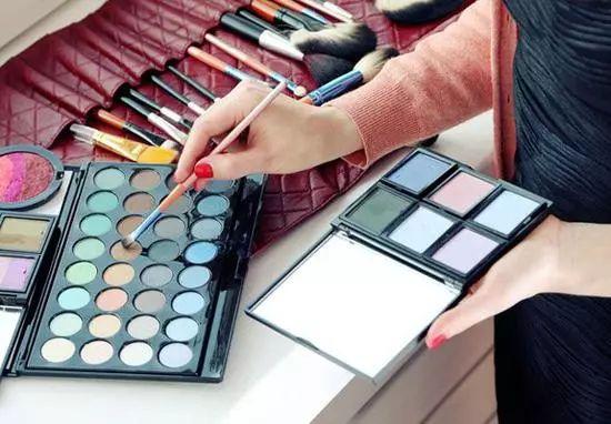 陈漫的作品图片赏析，陈漫摄影风格（因为未来可以从事这些高端行业）