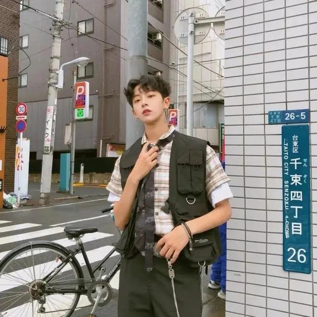 男头。忘掉种过的花，微信头像，男头。忘掉种过的花，重新开始。（“其实我不太懂喜欢）