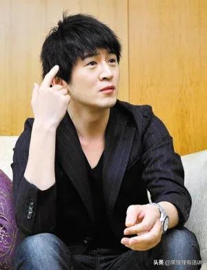 演红高粱中男主角的演员叫什么名字,红高粱主角是谁扮演的男主角(84年出生17位男演员) 演红高粱中男主角的演员叫什么名字,红高粱主角是谁扮演的男主角(84年出生17位男演员)