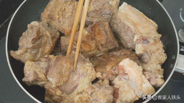 吃牛排的正确方法，牛排的正确吃法（秋冬季牛排正确吃法）