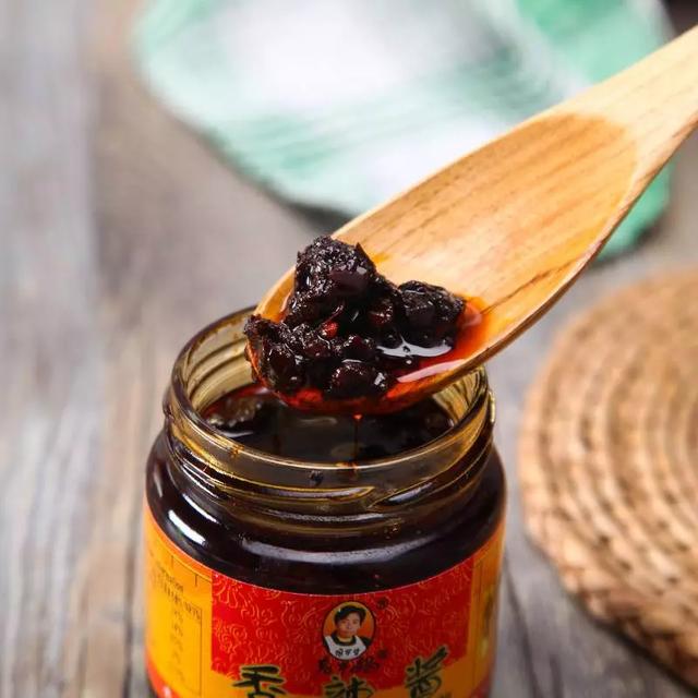 老干妈的制作方法，老干妈土豆懒人焖饭的制作方法（老干妈是怎么制作出来的）