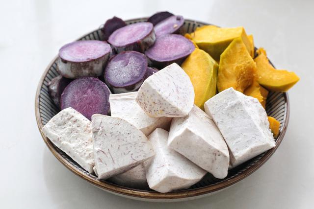 芋圆的制作方法，黄薯芋圆的制作方法（四种颜色零添加）