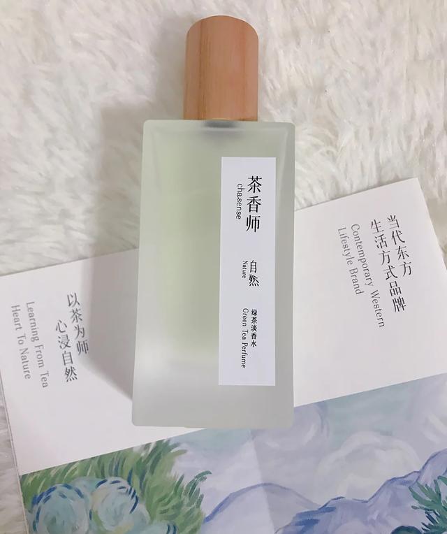 女生清淡好闻的香水，女孩子用哪款香水比较清淡好闻（你可以“闻起来”很高级）