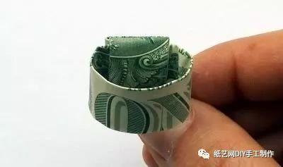 纸戒指的折法图解，如何折一个纸质的玫瑰戒指（谁会不心动<附教程>）