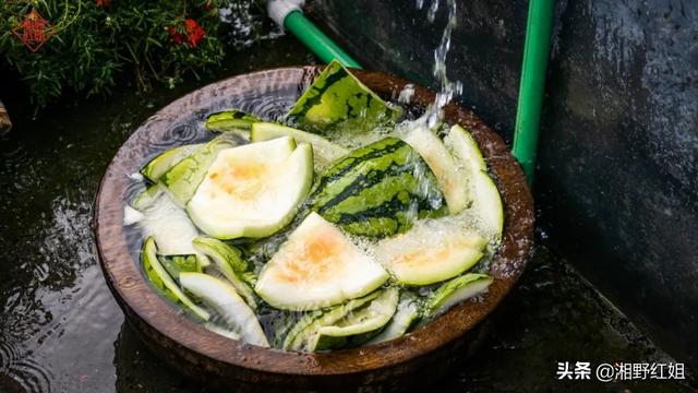 北方立秋吃什么，北方立秋吃什么（今日立秋，南北方在吃这些）