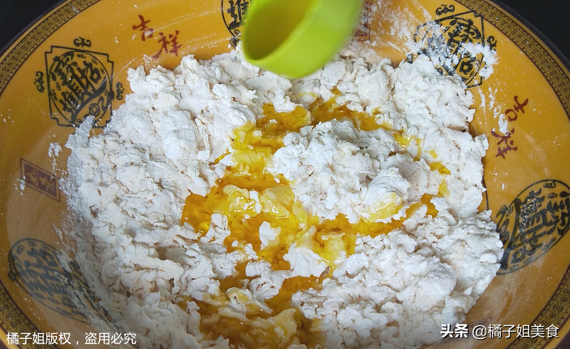 圖片[2]-面粉的新吃法 兩種口味 比餅干還好吃 做法簡(jiǎn)單 一看就會(huì)-起舞食譜網(wǎng)