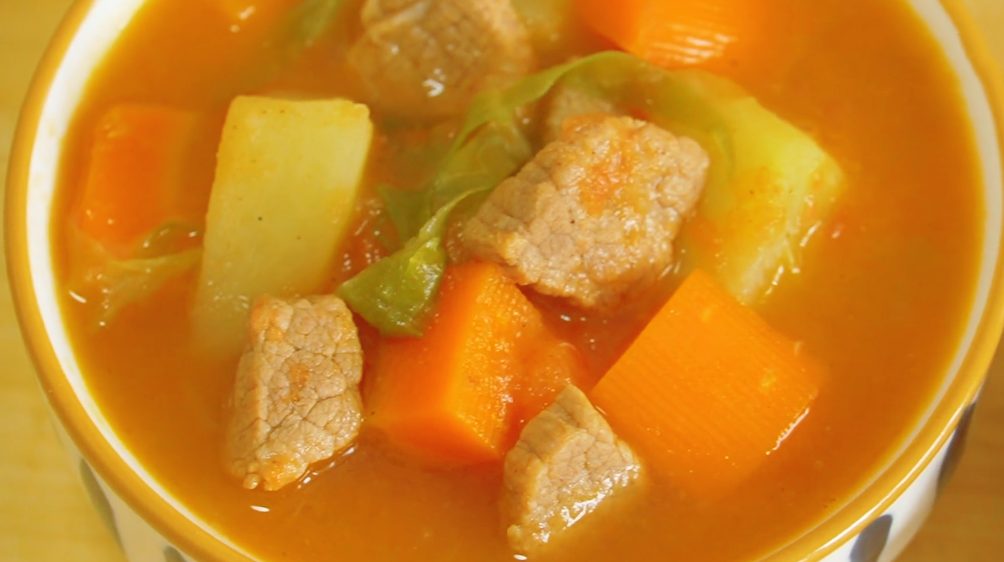 【番茄土豆牛肉汤】做法步骤图 汤浓味美营养好 有助孩子长个-起舞食谱网