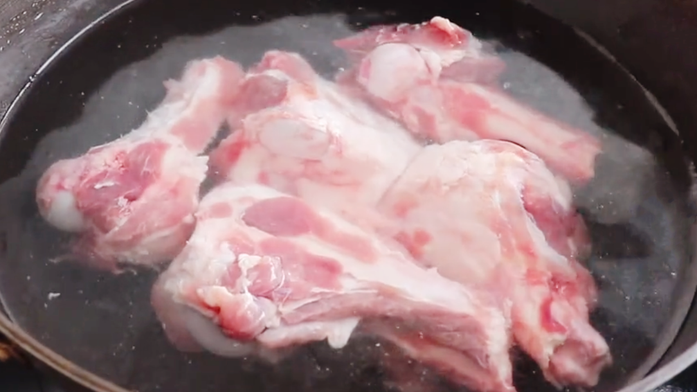 图片[2]-【大骨汤】做法步骤图 骨汤浓白 好喝又营养-起舞食谱网