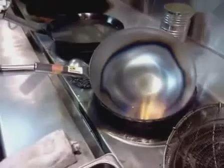 氟锑酸为什么不腐蚀人（李佳琪的不粘锅到底是厨艺问题）