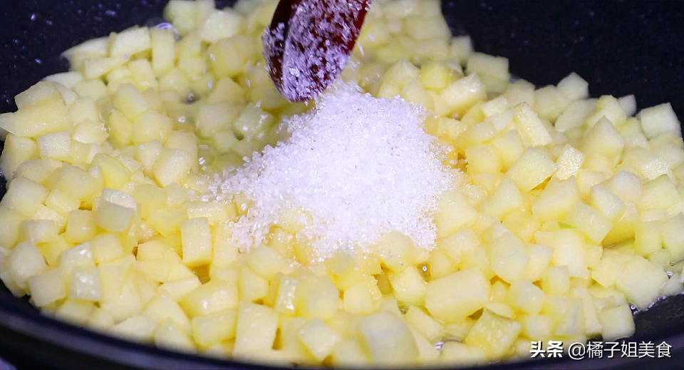 图片[2]-手抓饼版苹果派 法百吃不腻 好吃又好看 上桌瞬间被扫光-起舞食谱网