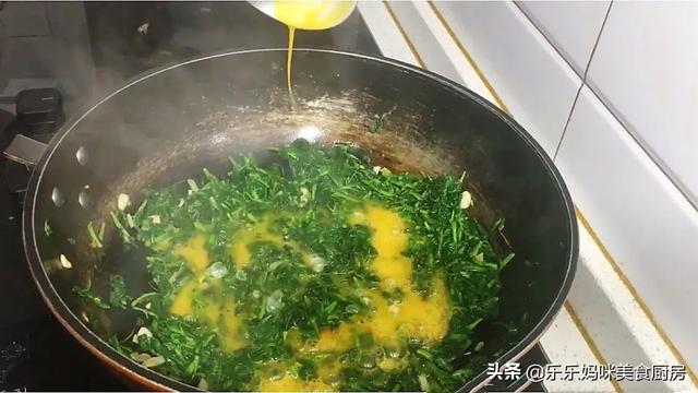 十大碱性食物排名，十大碱性水果排名（春季苜蓿正鲜嫩）