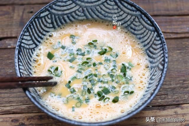 鱼子炒鸡蛋的做法，怎样做鱼子炒鸡蛋（鱼身上这东西别丢了）