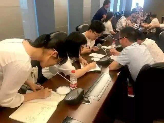 良好的沟通行为有哪些，良好的沟通行为有哪些内容（养成三种和他人交流的好习惯）