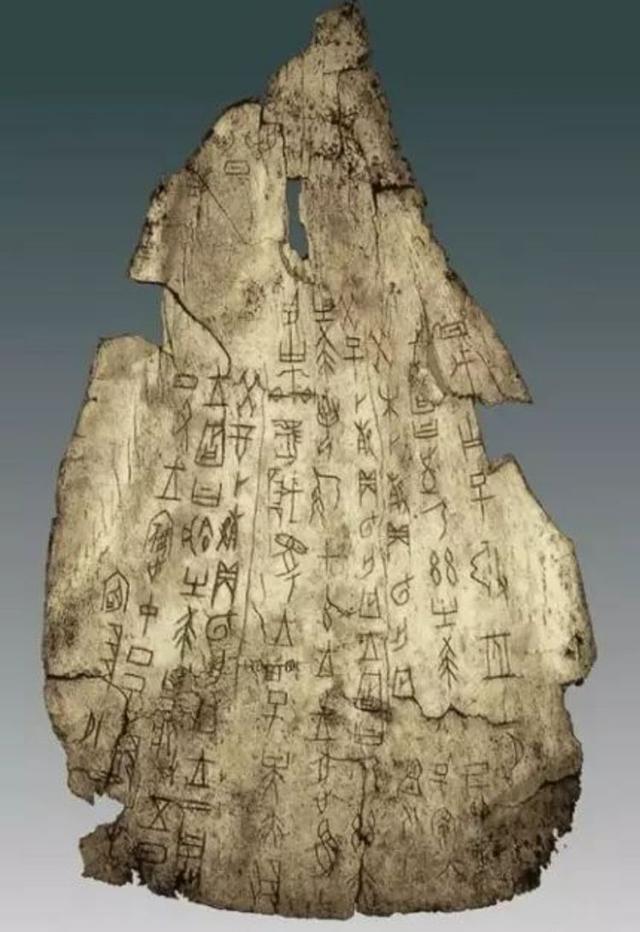 中国书法是一门古老的艺术,从甲骨文,金文演变而为大篆,小篆,隶书,至