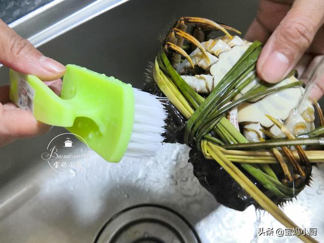 清蒸螃蟹的做法步骤，清蒸螃蟹的做法和步骤有什么（是开水上锅还是冷水上锅）