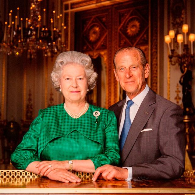 绿宝石项链的寓意，绿宝石戒指寓意（女王厚此薄彼爱它不爱它）