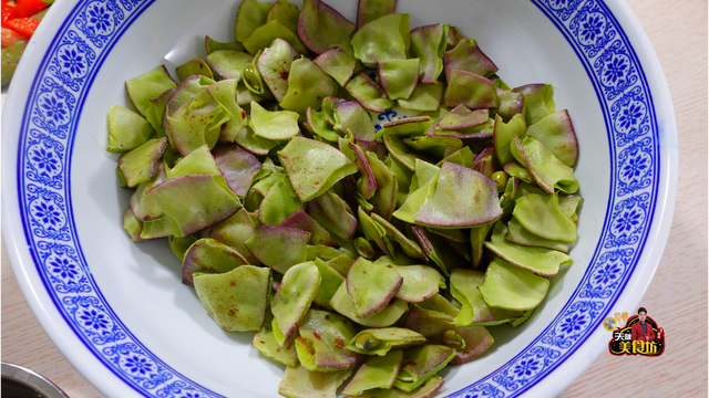扁豆怎么做好吃，扁豆怎么做好吃又下饭（加1块猪肉教你家常做法）