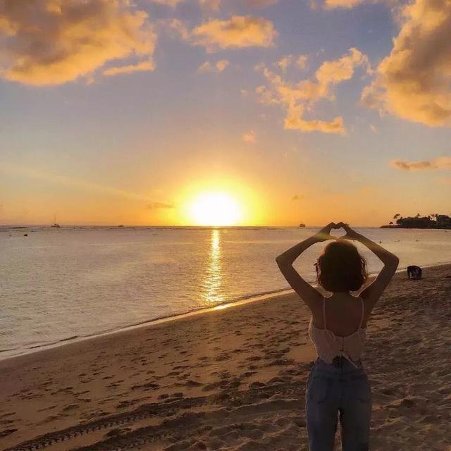 全世界晚安图片，我对全世界说晚安，唯独对你说喜欢。，微信头像（我对全世界说晚安）