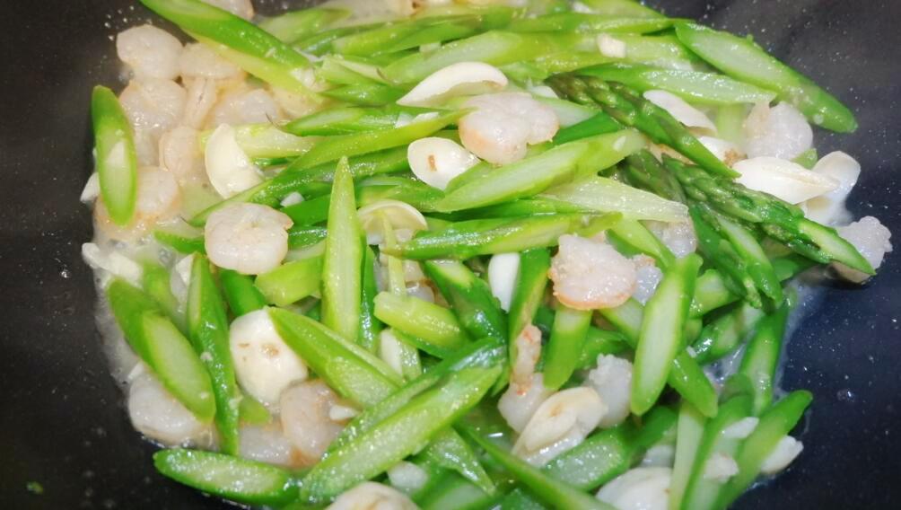 圖片[6]-【蘆筍百合炒蝦仁】做法步驟圖 營養全保留 全家人都愛吃-起舞食譜網