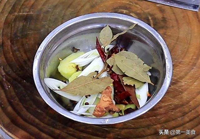 猪爪的做法，猪蹄的做法大全家常做法（厨师长教你秘制做法）