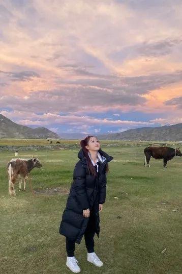 云南少数民族服饰，云南各民族的服饰（体育生羽绒服火了）